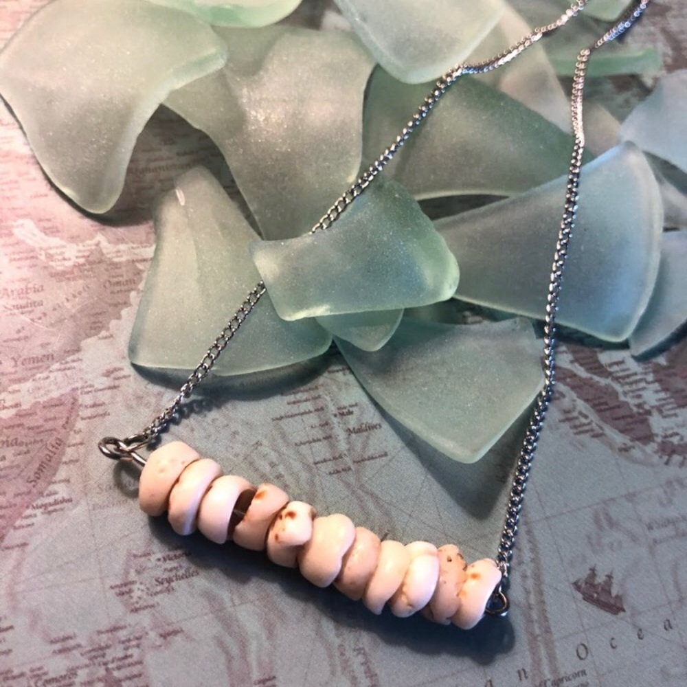 Vintage 1970s Puka Shell Necklace